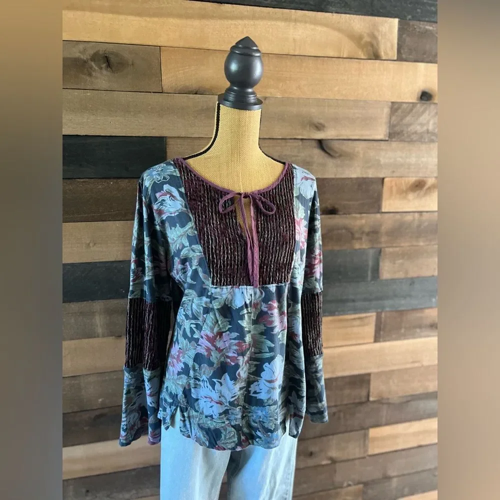 Little Journeys Chicago Boho Bell Sleeve Long Sleeve Top - Picture 4 of 9